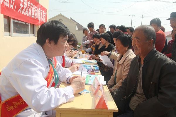 “健康行”志愿服務醫(yī)療隊——無棣縣佘家鎮(zhèn)東欒村義診